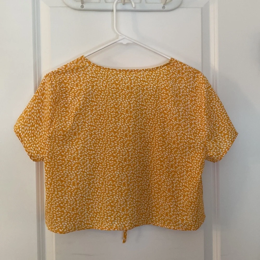 Patterned Crop Top - Picture 2 of 2